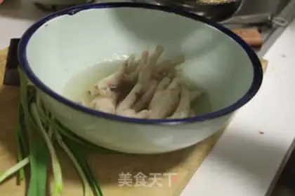 Make Spicy little wind claws step 4