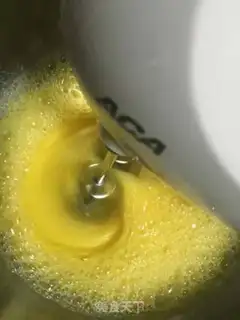 Make Mid-air sponge cake step 2