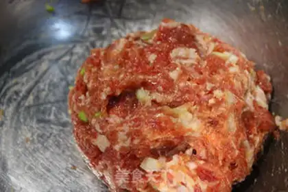Make Pumpkin fan meatball soup step 2