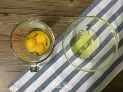 Make Tonic rolls step 1