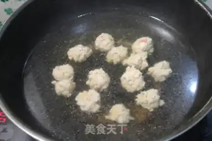 Make Pumpkin fan meatball soup step 4