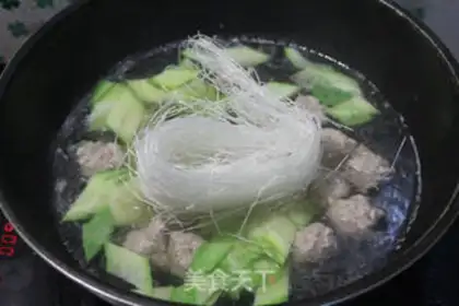 Make Pumpkin fan meatball soup step 6
