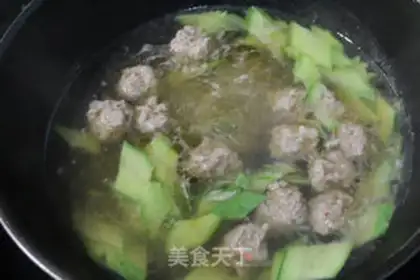 Make Pumpkin fan meatball soup step 7