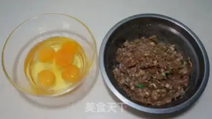 Make Delicious egg dumplings step 1