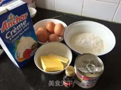Make Milk raisin cake step 0