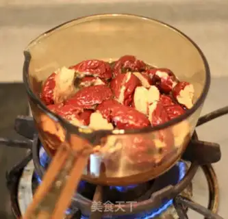 Make Red dates with lasagna step 1