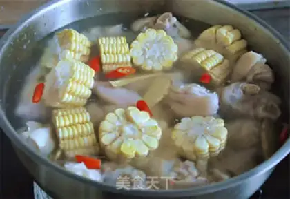 Make Corn-cooked pig hoof step 5