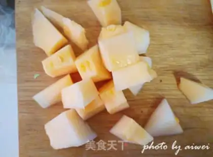 Make Giants Salad melons step 1