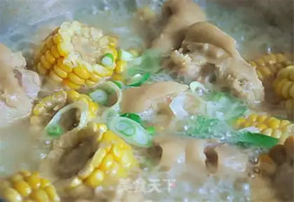 Make Corn-cooked pig hoof step 9