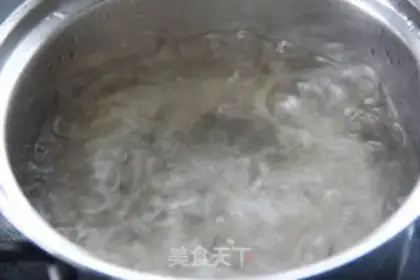 Make Apple roses step 1