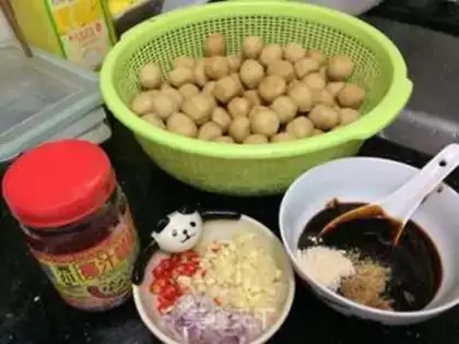 Make Hong Kong curry eggs step 0