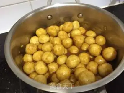 Make Hong Kong curry eggs step 1