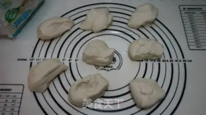 Make Conch buns step 4