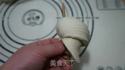 Make Conch buns step 11