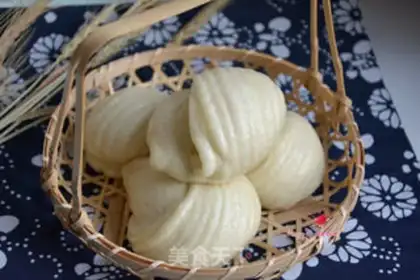 Make Conch buns step 15