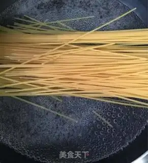 Make Fried pasta step 1