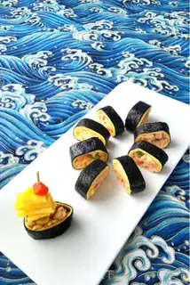 Make Egg bun sushi roll step 10