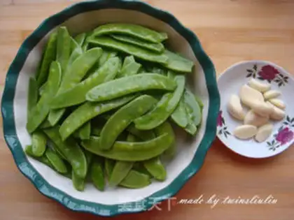 Make Garlic Dutch beans step 0