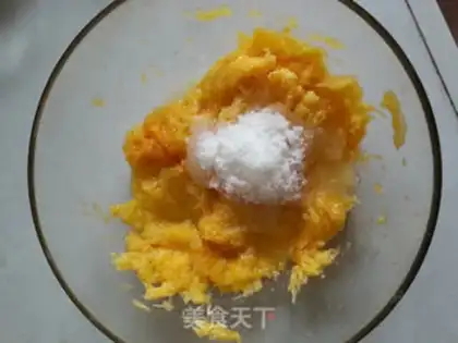 Make Pumpkin rice cake step 1