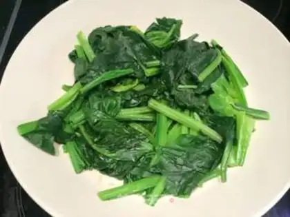 Make Garlic spinach tower step 4