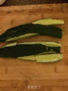 Make Oiled old vinegar cucumbers step 1