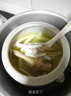 Make Coconut chicken soup step 1