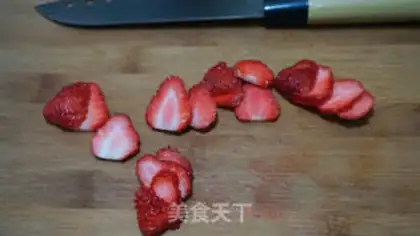 Make Strawberry Mango Smutcher step 1