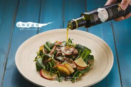 Make Spinach apple salad step 1