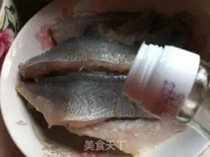 Make Yellow fish noodles step 0