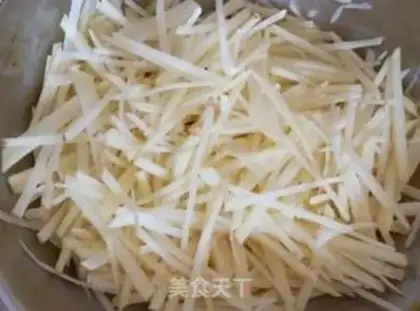 Make Spicy potatoes step 0