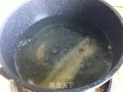 Make Yellow fish noodles step 1