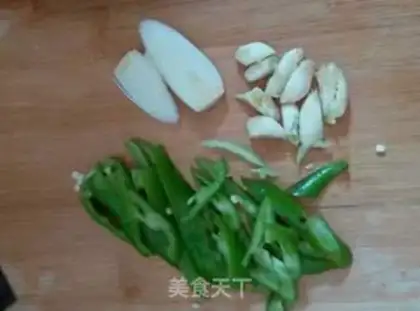 Make Spicy potatoes step 1
