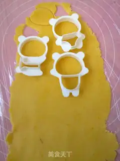 Make Panda cookies step 7