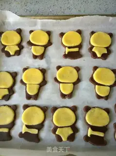Make Panda cookies step 8