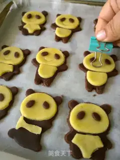 Make Panda cookies step 9