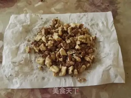 Make walnuts, walnuts, red palms step 2