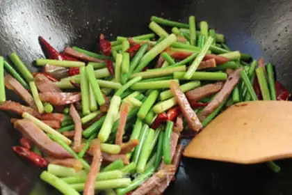 Make Garlic pork step 6