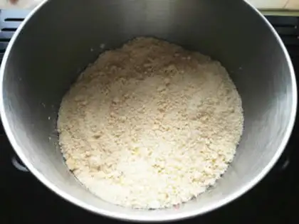 Make Pineapple pie step 1