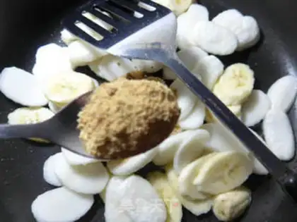 Make Banana pastry step 5