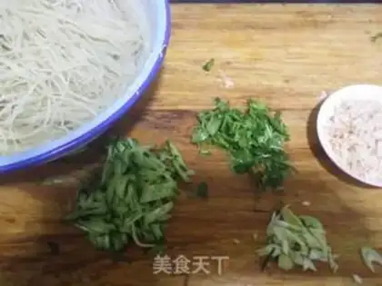 Make Hot noodles step 1