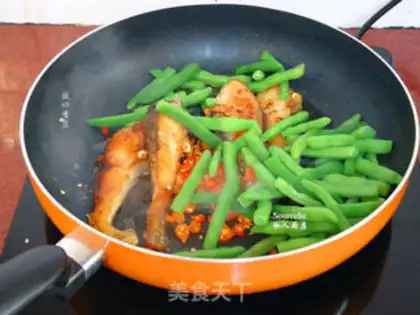 Make Four seasons of bean fried fish step 6