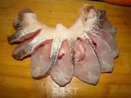 Make Peacock open-screen fish step 1