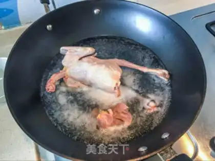 Make Red-tree crotch pigeon soup step 1