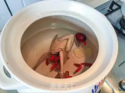 Make Red-tree crotch pigeon soup step 2