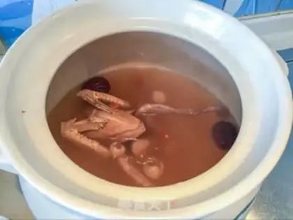Make Red-tree crotch pigeon soup step 3