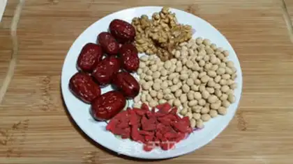 Make Red-tree walnut soy sauce step 0