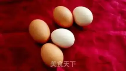 Make Eggs from the casserole step 1