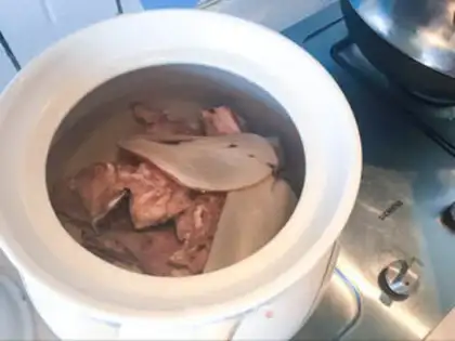 Make Scorch herbs soup step 0