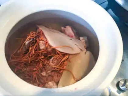 Make Scorch herbs soup step 2