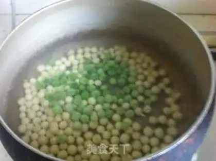 Make Shrimp fried chicken rice step 2